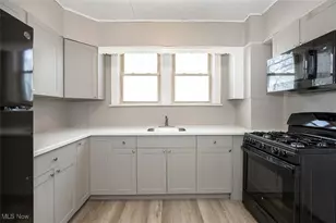 1045 Carlyon Rd, East Cleveland, OH 44112 - Photo 12