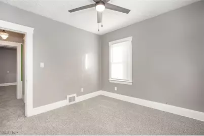 1045 Carlyon Road, East Cleveland, OH 44112 - Photo 16