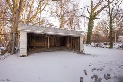 1045 Carlyon Road, East Cleveland, OH 44112 - Photo 24