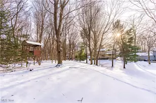 9534 Garden Park Cir NW, Uniontown, OH 44685 - Photo 6