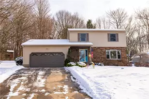9534 Garden Park Cir NW, Uniontown, OH 44685 - Photo 2