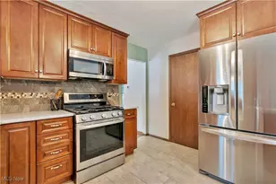 9534 Garden Park Cir NW, Uniontown, OH 44685 - Photo 14