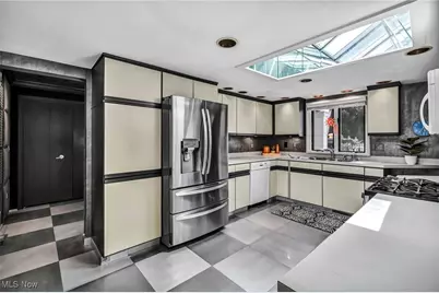 552 Saunders Avenue, Akron, OH 44319 - Photo 14