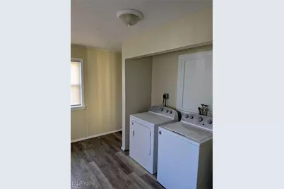 1733 Robindale Street #UP, Wickliffe, OH 44092 - Photo 8