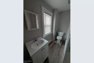 1733 Robindale Street #UP, Wickliffe, OH 44092 - Photo 4