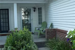 2042 W Reserve Cir, Avon, OH 44011 - Photo 2