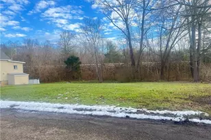 527 S 10th St, Cambridge, OH 43725 - Photo 1