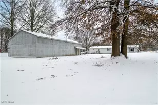 168 2nd St SE, Barberton, OH 44203 - Photo 6