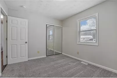 9864 Green Drive, Windham, OH 44288 - Photo 16