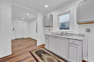 1504 SE 14th St, Canton, OH 44707 - Photo 4