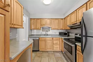 8210 Deepwood Blvd, Mentor, OH 44060 - Photo 6