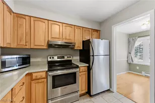 8210 Deepwood Blvd, Mentor, OH 44060 - Photo 8