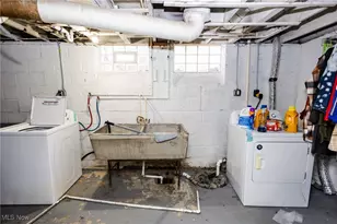 355 E 257th St, Euclid, OH 44132 - Photo 8