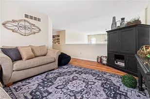 2162 Canterbury Cir, Akron, OH 44319 - Photo 18