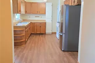 6093 Elyria Ave, Elyria, OH 44035 - Photo 8