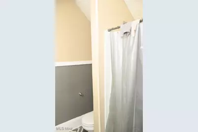 241 8th Street, Elyria, OH 44035 - Photo 12