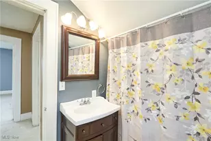 329 Belle Ave SW, Hartville, OH 44632 - Photo 14