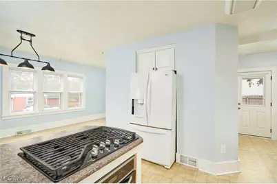 329 Belle Avenue SW, Hartville, OH 44632 - Photo 4