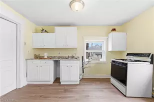 1024 Rex Ave NE, Canton, OH 44704 - Photo 12