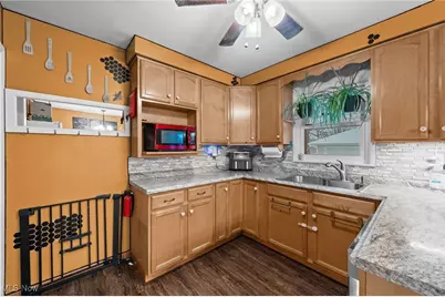 866 Elmwood Avenue, Wickliffe, OH 44092 - Photo 8