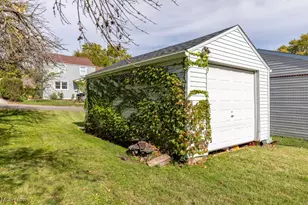 601 Melrose Pl NE, Canton, OH 44714 - Photo 4