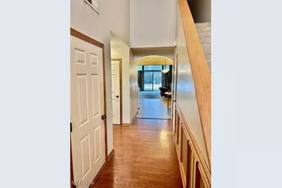 294 Lakewick Lane, Willowick, OH 44095 - Photo 2