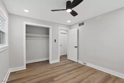 2215 Frostwood Drive, Austintown, OH 44515 - Photo 16