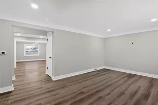 2215 Frostwood Dr, Austintown, OH 44515 - Photo 10