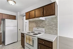 521 Tollis Pkwy, Grandview Heights, OH 44147 - Photo 6