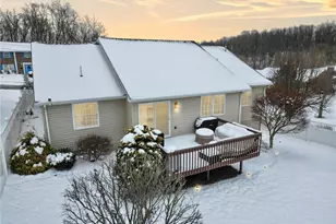 1343 Courtland Rd, Weirton, WV 26062 - Photo 2