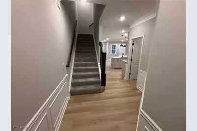 32727 Sandridge Run, Avon Lake, OH 44012 - Photo 2