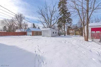 5246 Philip Avenue, Maple Heights, OH 44137 - Photo 8