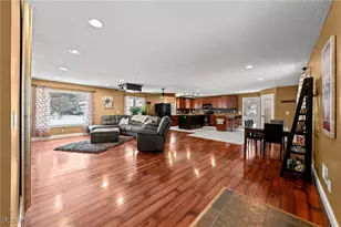 10121 Crows Nest Cove, Aurora, OH 44202 - Photo 2