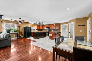 10121 Crows Nest Cove, Aurora, OH 44202 - Photo 6