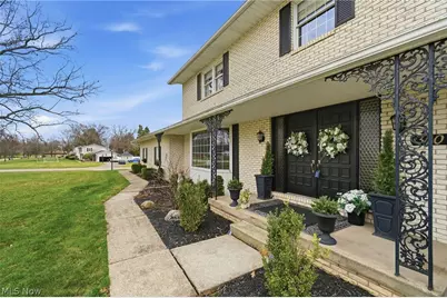 310 Tonawanda Trail SW, Hartville, OH 44632 - Photo 6