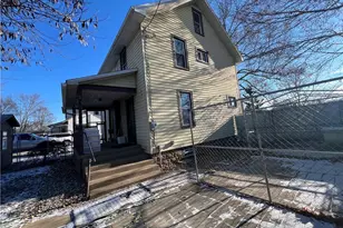 11238 Center Dr NE, Sandyville, OH 44671 - Photo 2