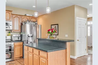 519 Chart Road, Cuyahoga Falls, OH 44223 - Photo 12