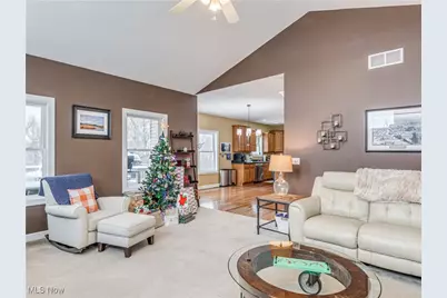 519 Chart Road, Cuyahoga Falls, OH 44223 - Photo 8