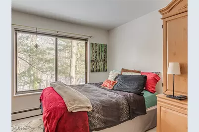 623 Meredith Lane, Cuyahoga Falls, OH 44223 - Photo 14