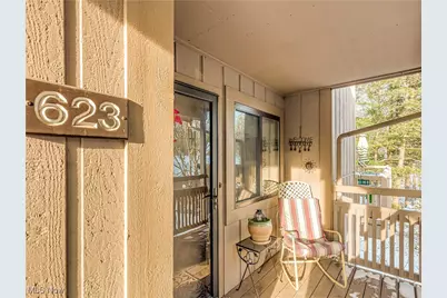 623 Meredith Lane, Cuyahoga Falls, OH 44223 - Photo 2