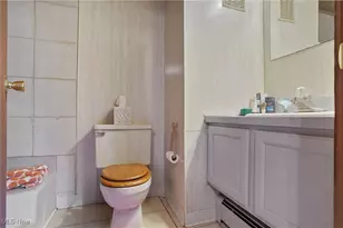 1722 Treetop Trail, Akron, OH 44313 - Photo 18