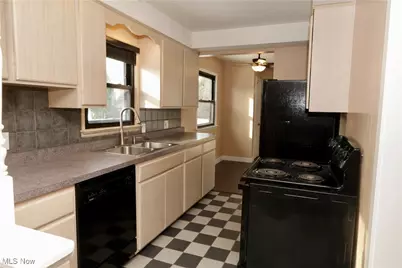 4440 E Lake Road, Sheffield Lake, OH 44054 - Photo 10