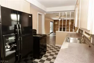 4440 E Lake Rd, Sheffield Lake, OH 44054 - Photo 8