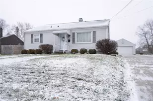 274 E State St, Barberton, OH 44203 - Photo 1
