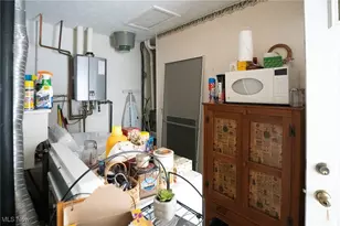 274 E State St, Barberton, OH 44203 - Photo 12