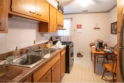 274 E State Street, Barberton, OH 44203 - Photo 6