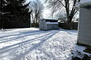 131 8th St SW, New Philadelphia, OH 44663 - Photo 4