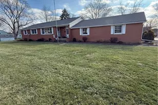 964 Country Club Dr, Zanesville, OH 43701 - Photo 1