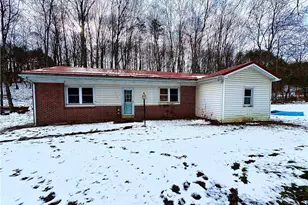 4542 Bloomfield Rd, Cambridge, OH 43725 - Photo 2