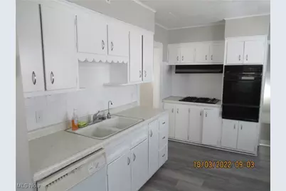 2015 Baxterly Avenue, Oakwood, OH 44107 - Photo 10